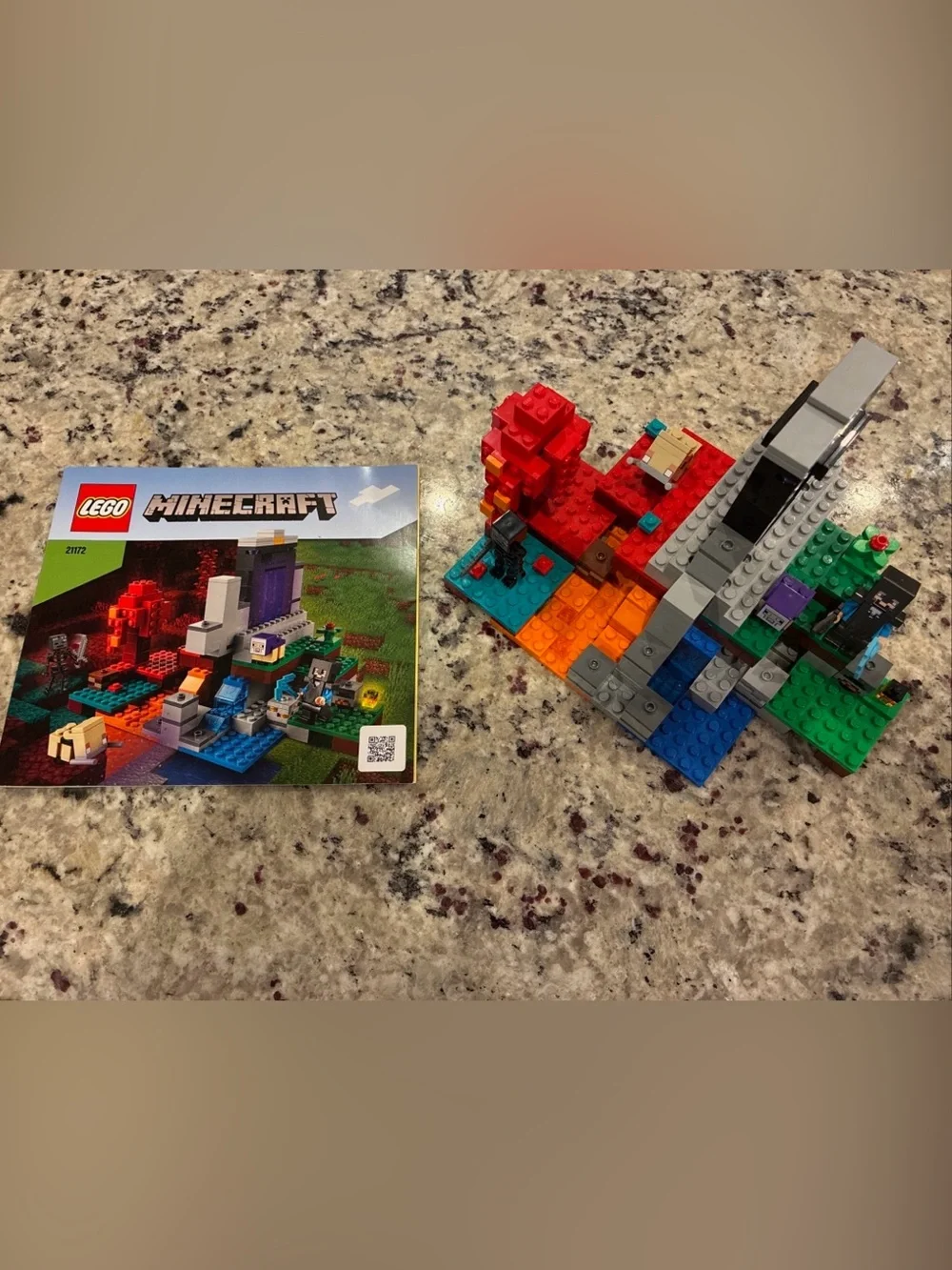Lego Minecraft Build Set #21172 The Ruined Portal